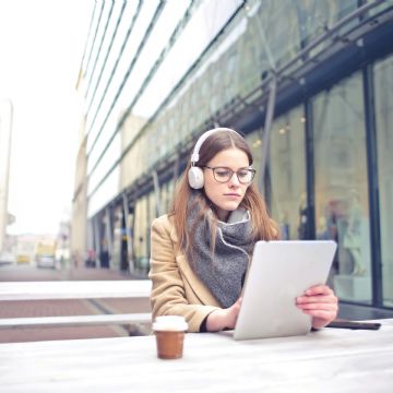 Dijital Kitaplar ile seyahatlerde kitap ağırlığını azaltın