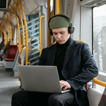 Dijital kitaplar nerelerde kullanılır? Seyahat okuma ve çalışma için ipuçları