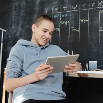 Öğrenciler için en iyi ücretsiz dijital kitap kaynakları